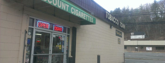Tobacco town is one of Orte, die Josh gefallen.