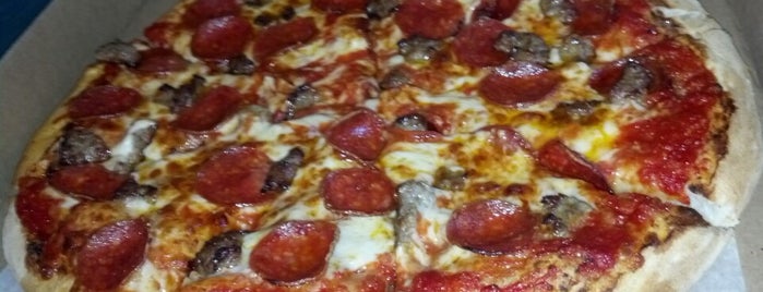 Zella's Pizzeria is one of Posti che sono piaciuti a Chris.