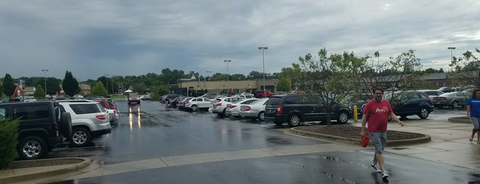 Nora Plaza is one of Indianapolis Malls.