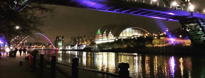 Tyne Bridge is one of Lugares favoritos de Marlyn Guzman.