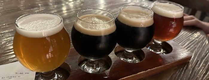 Manskirt Brewery is one of Lugares favoritos de Tim.