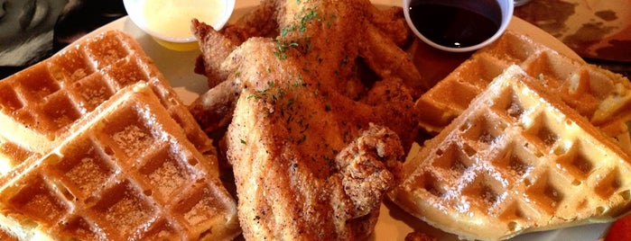 Resie's Chicken & Waffles Restaurant is one of Houston cafe.