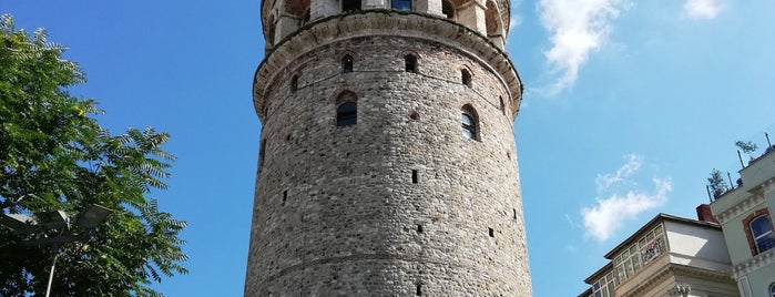 Torre de Gálata is one of Locais curtidos por BILAL.