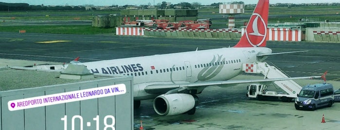 Aeroporto di Roma Fiumicino (FCO) is one of Posti che sono piaciuti a BILAL.