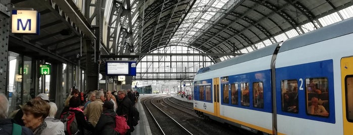 Eurostar Terminal is one of Orte, die BILAL gefallen.