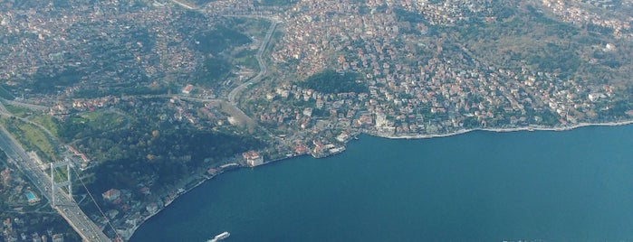 Flughafen Istanbul-Atatürk (ISL) is one of Orte, die BILAL gefallen.