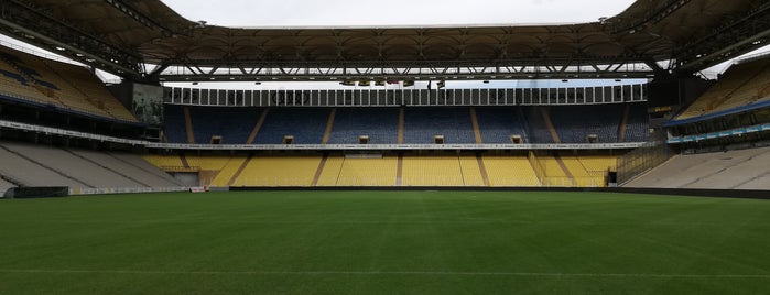 Fenerbahçe Spor Kulübü is one of Tempat yang Disukai BILAL.