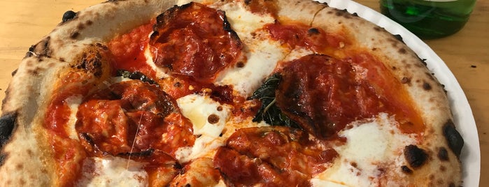 Roberta's Pizza is one of Cusp25さんのお気に入りスポット.