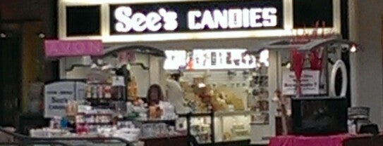 See's Candies is one of Locais curtidos por Lori.