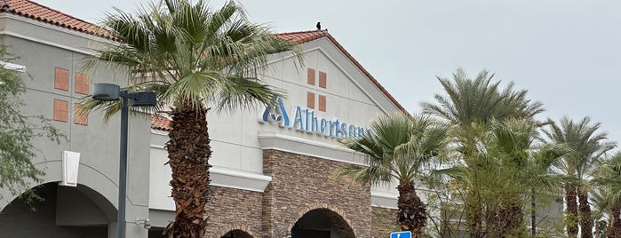 Albertsons is one of Lugares favoritos de Andrew.