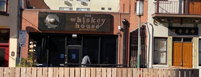 The Whiskey House is one of Lieux qui ont plu à Erik.
