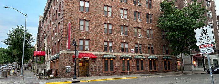 The Kollege Klub is one of Tomando in Madison.