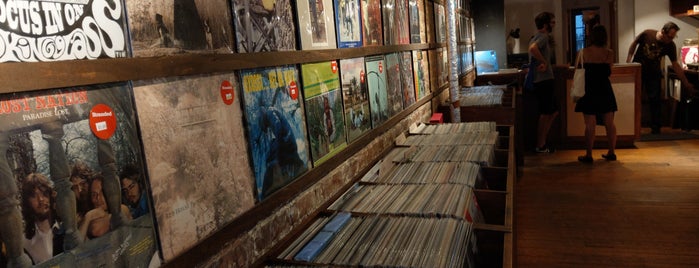 Stranded Records is one of Lieux qui ont plu à Albert.