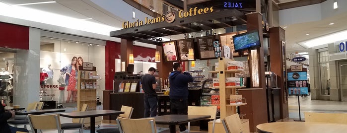 Gloria Jean's Coffees is one of สถานที่ที่ Ivy ถูกใจ.