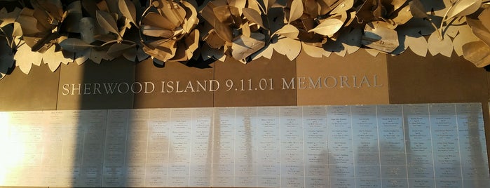 9-11 Memorial is one of Tempat yang Disukai Rick E.