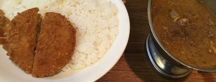 東京カレー屋名店会 北千住駅構内店 is one of Tokyo-North.