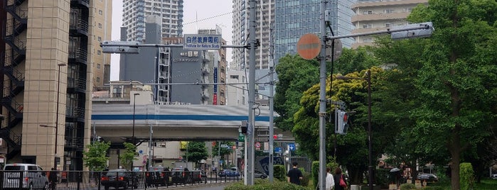 自然教育園前交差点 is one of 港区.