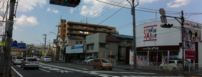 東川島町東交差点 is one of 国道16号(八王子街道, 県道56号).