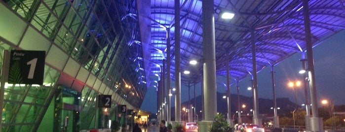 피낭 국제공항 (PEN) is one of Airports.