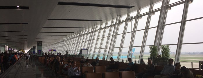 노이바이 국제공항 (HAN) is one of Airports.