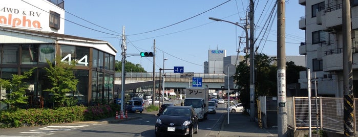 観音寺前交差点 is one of 横浜ポタ♪.