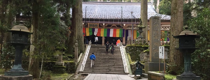 弘法大師御廟 is one of 高野山の著名人墓標（奥の院から山上一帯）.
