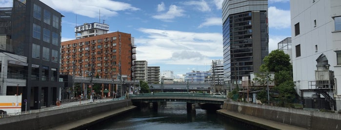 築地橋 is one of 帷子川に架かる橋と周辺の公園・史跡.