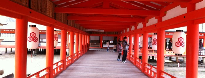 Itsukushima Shrine is one of 岩国・宮島の旅, Jan.4-5,2013.