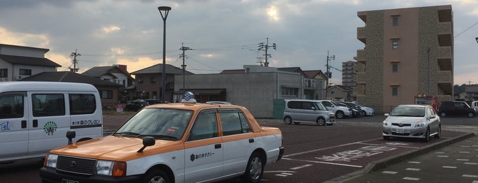 JR坂ノ市駅前 タクシーのりば is one of Taxi Stand.