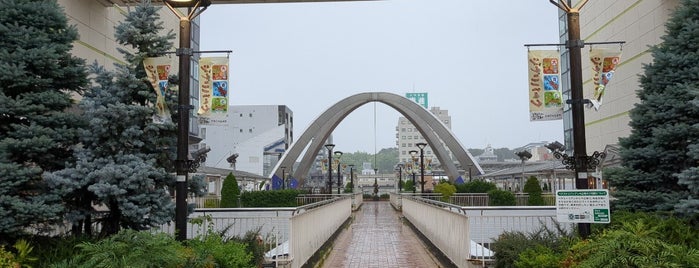 ふれあい橋 is one of 土木学会田中賞受賞橋.