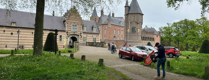 Kasteel Heeswijk is one of castles.