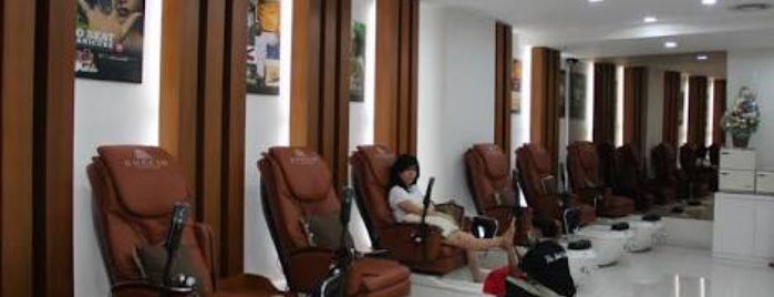 The Nail Shop is one of Locais curtidos por Dina.