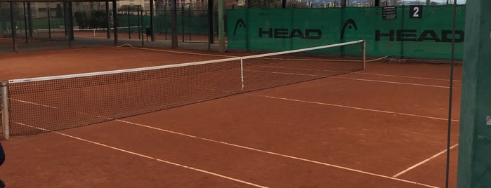 Centre Municipal de Tennis Vall d'Hebron is one of Lugares favoritos de Jordi.
