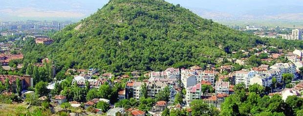 Джендем тепе / Младежки хълм is one of Пловдивските тепета.