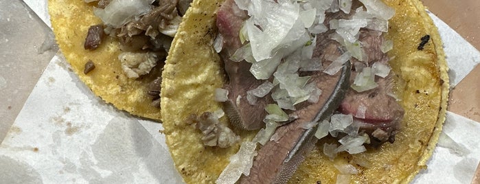 Tacos El Güero is one of Puebl.