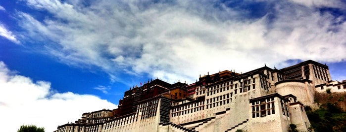 Potala-Palast is one of Ultimate Traveler - My Way - Part 01.