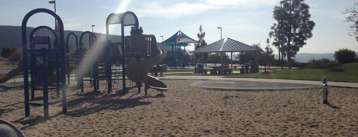 Hilltop Park and Recreation Center is one of Lugares favoritos de Sowmya.
