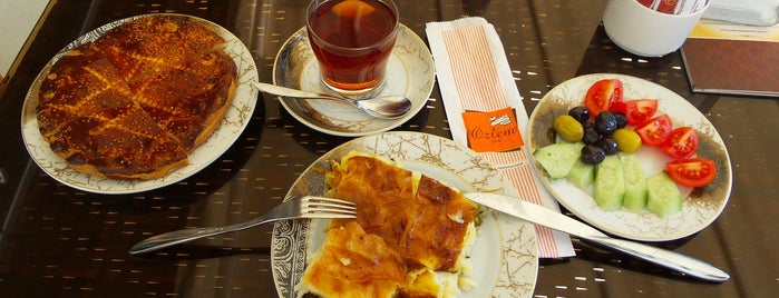 Özlem Pastanesi is one of Posti che sono piaciuti a Duygu.