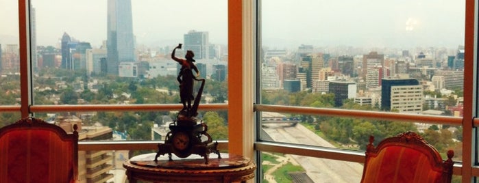 Suite Presidencial San Cristobal Tower is one of สถานที่ที่ Claudio ถูกใจ.