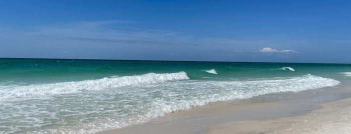 Sans Souci Pensacola Beach is one of Lugares favoritos de Justin.