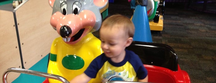 Chuck E. Cheese is one of Mike 님이 좋아한 장소.