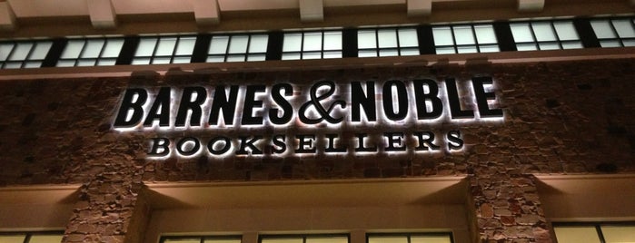Barnes & Noble is one of Gespeicherte Orte von Batya.