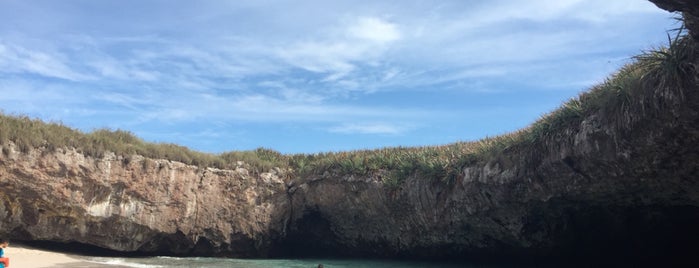 Islas Marietas is one of Lugares favoritos de ana.