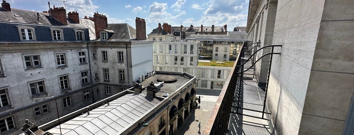 Hôtel Mercure Nantes Central is one of Tempat yang Disukai Christine.