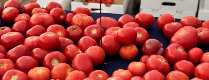 Downtown Des Moines Farmers Market is one of Great places to get moving in Des Moines!.