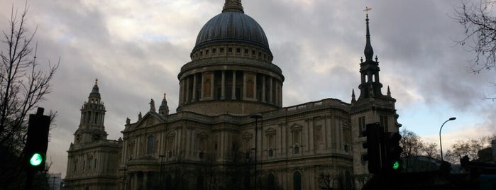 St. Pauls-Kathedrale is one of 69 Top London Locations.