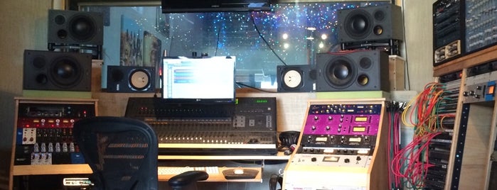 Frogville Recording Studio's is one of Santa Fe.
