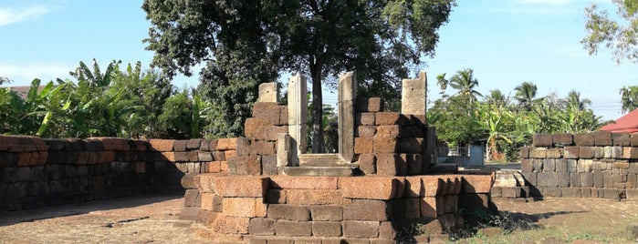 ปราสาททนง is one of Ancient Castles And Remains In Surin Province.