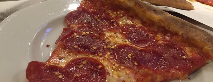 La Villa is one of To-Do: Pizza.