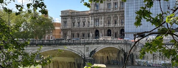 Ponte Umberto I is one of Roma.